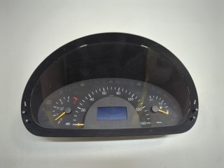 Щиток приборов (приборная панель) Mercedes Viano 2003-2010