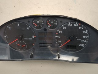 Щиток приборов (приборная панель) Audi A4 1994-1997