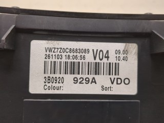 Щиток приборов (приборная панель), ориг. номер 3B0920929AX, Volkswagen Passat 2000-2005