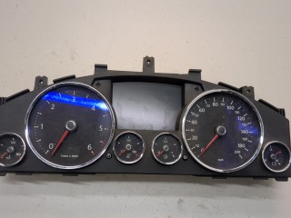Щиток приборов (приборная панель) Volkswagen Touareg 2006-2010
