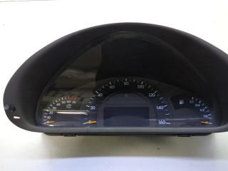 Щиток приборов (приборная панель) Mercedes C W203 2000-2004