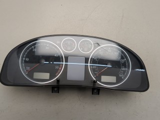 Щиток приборов (приборная панель) Volkswagen Passat 2000-2005