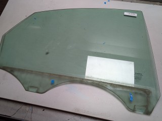 Стекло боковой двери правое заднее Volvo S40 2007-2012