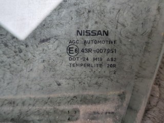 Стекло боковой двери левое переднее, Nissan Juke 2010-2014