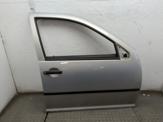 Стекло боковой двери правое переднее Volkswagen Golf 4 1997-2006
