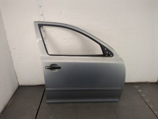 Стекло боковой двери правое переднее Skoda Octavia 2000-2011