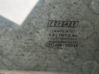 Стекло боковой двери левое переднее, ориг. номер 51738808, Fiat Grande Punto 2005-2010