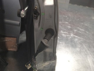 Стекло боковой двери левое переднее, ориг. номер 6810228211, Toyota Previa 2003-2006