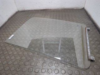 Стекло боковой двери левое переднее Ford Transit 2000-2006