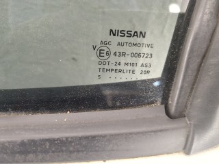 Стекло боковой двери левое заднее, ориг. номер 823011KK1A, Nissan Juke 2014-2020