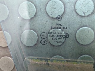 Стекло боковой двери правое переднее, ориг. номер A2517250610, Mercedes R W251 2005-2007