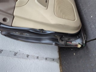 Стекло боковой двери правое переднее, Lexus GX 2002-2009