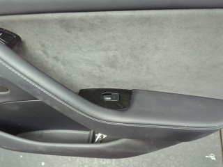 Стекло боковой двери правое заднее, Tesla Model 3 2017-2021