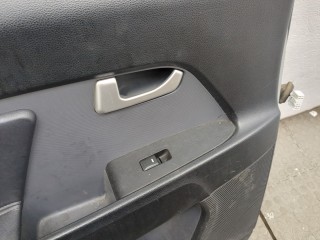 Стекло боковой двери левое заднее, ориг. номер 834113U010A, KIA Sportage 2008-2010