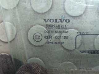 Стекло боковой двери правое переднее, Volvo S90 1996-1998