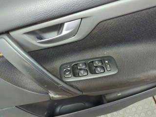 Стекло боковой двери правое переднее, Volvo V70 2004-2007