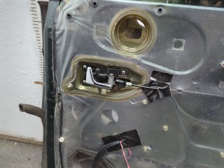 Стекло боковой двери правое переднее, Land Rover Discovery 1998-2002
