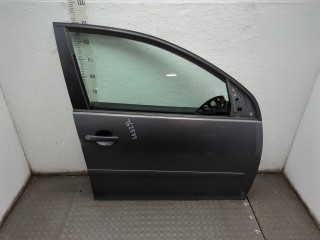 Стекло боковой двери правое переднее Volkswagen Golf 2003-2009