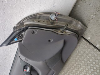 Стекло боковой двери левое переднее, Toyota Celica 1999-2002