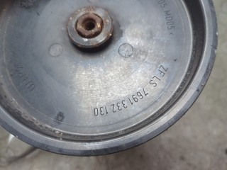 Насос гидроусилителя руля (ГУР), ориг. номер A0034664001, A0034664101, Mercedes C W203 2000-2004
