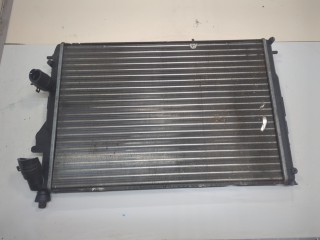 Радиатор охлаждения двигателя Renault Scenic 1999-2003