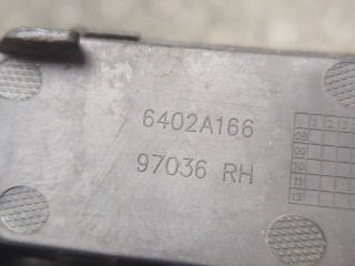 Заглушка (решетка) бампера правая передняя, ориг. номер 6402A166, Mitsubishi Colt 2002-2012