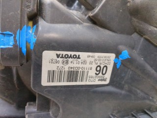 Фара (передняя) правая, ориг. номер 811300D340, Toyota Yaris 2005-2009