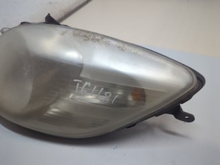 Фара (передняя) левая, ориг. номер 811700D130, Toyota Yaris 2005-2009