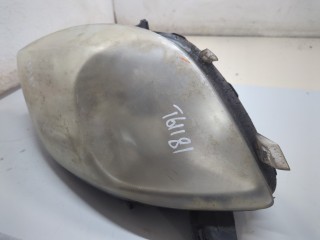 Фара (передняя) правая, ориг. номер 811300D130, Toyota Yaris 2005-2009