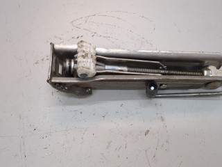 Домкрат, Mercedes C W204 2007-2011