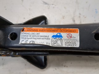 Домкрат, Toyota Avensis 3 2011-2015