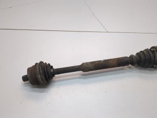 Полуось (приводной вал, шрус) правая передняя Audi A4 1994-1999