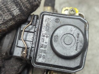 Заслонка дроссельная, ориг. номер 078133063R, Audi A4 1994-1997