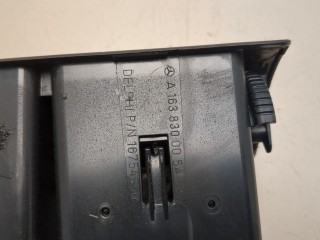 Дефлектор обдува салона, ориг. номер A1638300054, Mercedes ML W163 1997-2001