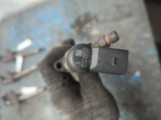 Форсунка топливная, ориг. номер 9657144580, Volvo S40 2007-2012