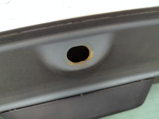 Щеткодержатель левый задний, Toyota Yaris 2005-2009