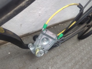 Стеклоподъемник механический левый задний, ориг. номер 8Z0839399A, Audi A2 1999-2005