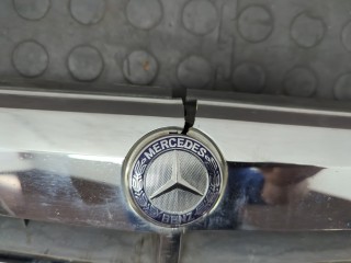 Решетка радиатора, ориг. номер A2048801283, Mercedes C W204 2007-2011