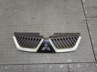 Решетка радиатора Mitsubishi Outlander 2002-2009