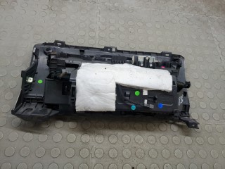 Бардачок (вещевой ящик), Tesla Model 3 2017-2021