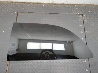 Стекло кузовное боковое левое заднее Dodge Caravan 2000-2007