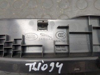Пластик (обшивка) салона левый задний, ориг. номер J9C2643PVJ, J9C313245AB8PVJ, Jaguar E-Pace 2017-2021