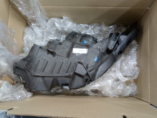 Кронштейн фары правый, ориг. номер 8200114674, Renault Megane 2002-2006