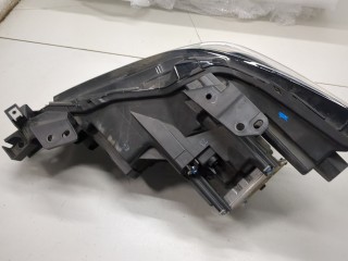 Кронштейн фары правый, Mazda 3 (BP) 2019-2026