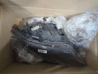 Кронштейн фары правый, ориг. номер 4L0941614, Audi Q7 2005-2009