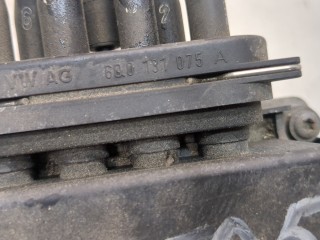 Блок клапанов, ориг. номер 6Q0131075A, Skoda Fabia 2007-2010