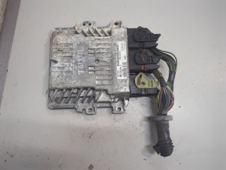 Блок управления двигателем Ford Focus 2007-2011