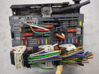 Блок управления бортовой сети (Body Control Module), ориг. номер 9675877980, Peugeot 3008 2009-2013