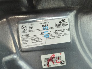 Динамик, Volkswagen Polo 2001-2005