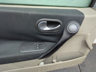 Дверная карта (Обшивка двери) левая передняя, Renault Megane 2002-2006
